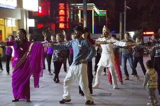 凤凰广场舞视频大全集,舞动人生，乐享晚年